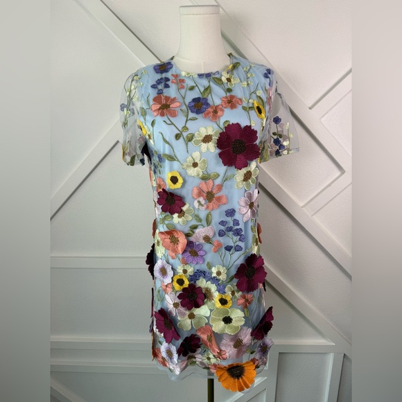 NWT Storia Floral Appliqué 3D Flower Short Sleeve Mini Shift Dress Size Small - Picture 1 of 11